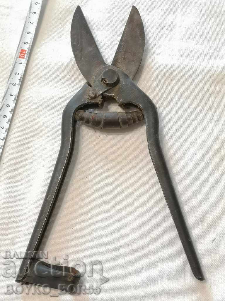 Ancient Shears for Sheet Metal, 40-50s of the 20th century.