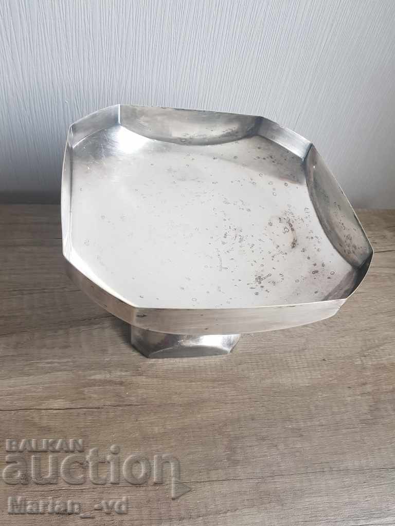 Castron de fructe francez placat cu argint cu preț 40.00 BGN | € 20.45 Castron de fructe francez placat cu argint cu preț 40.00 BGN | € 20.45