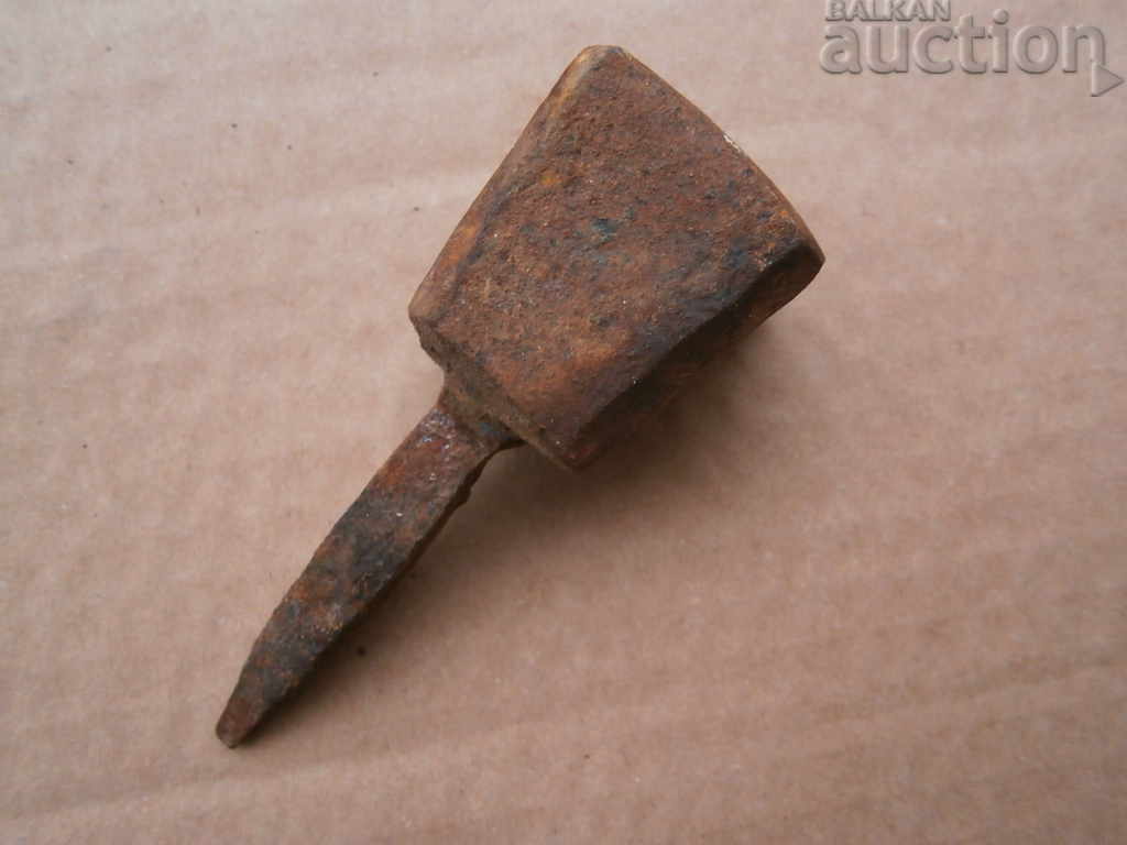 Delivery of an ancient primitive anvil Delivery of an ancient primitive anvil