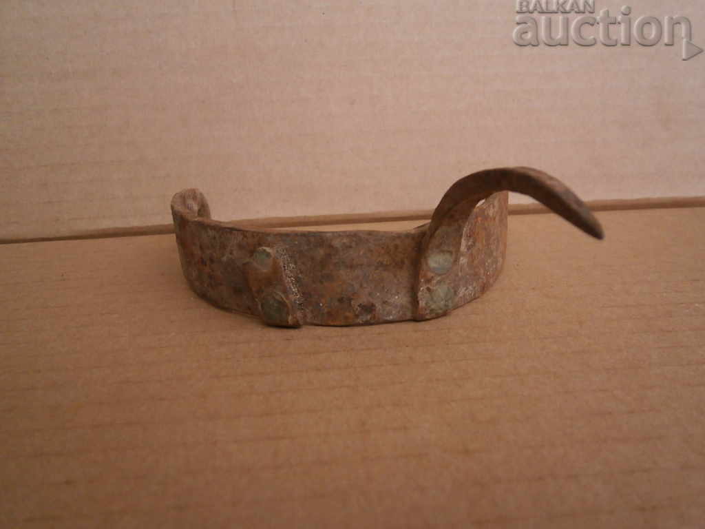 antique wrought collar with thorns for shepherd dog with price 31.00 BGN | € 15.85 antique wrought collar with thorns for shepherd dog with price 31.00 BGN | € 15.85