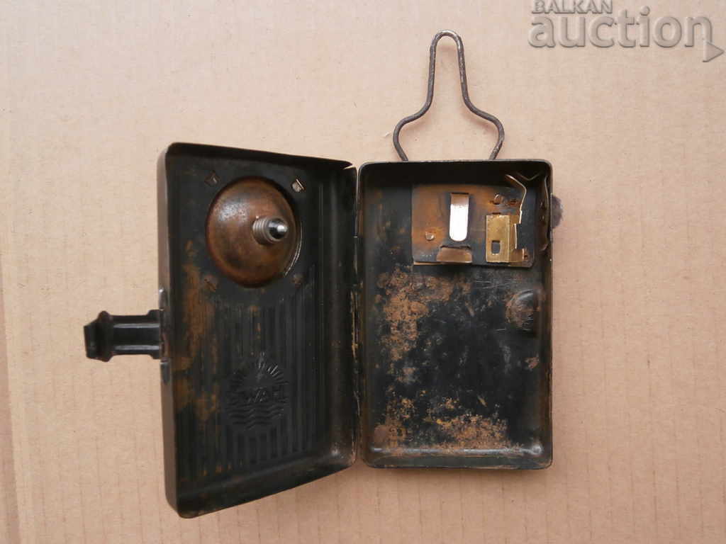 Delivery of HAWE WW1 WW2 antique flashlight with magnifying glass Delivery of HAWE WW1 WW2 antique flashlight with magnifying glass