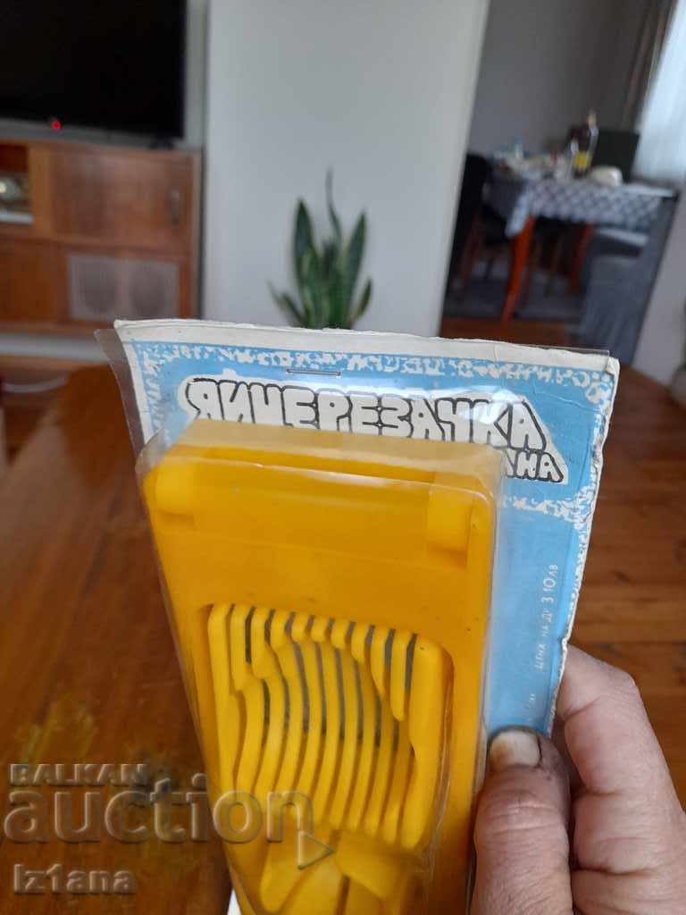 Auction Old device for cutting eggs, egg slicer Auction Old device for cutting eggs, egg slicer