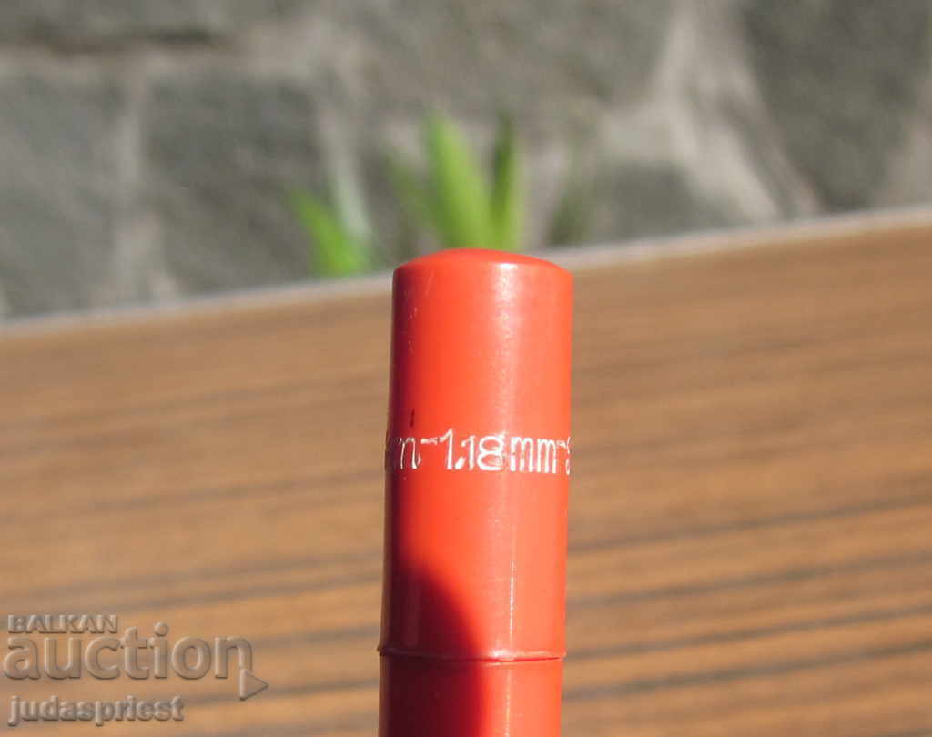 Delivery of Pelikan pelikan old bakelite pencil case with graffiti Delivery of Pelikan pelikan old bakelite pencil case with graffiti