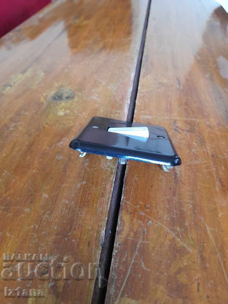 Delivery of Old bell button