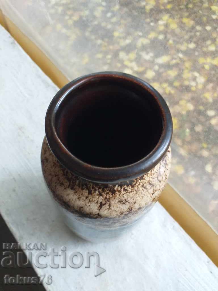 Delivery of Vase German ceramics lava Delivery of Vase German ceramics lava