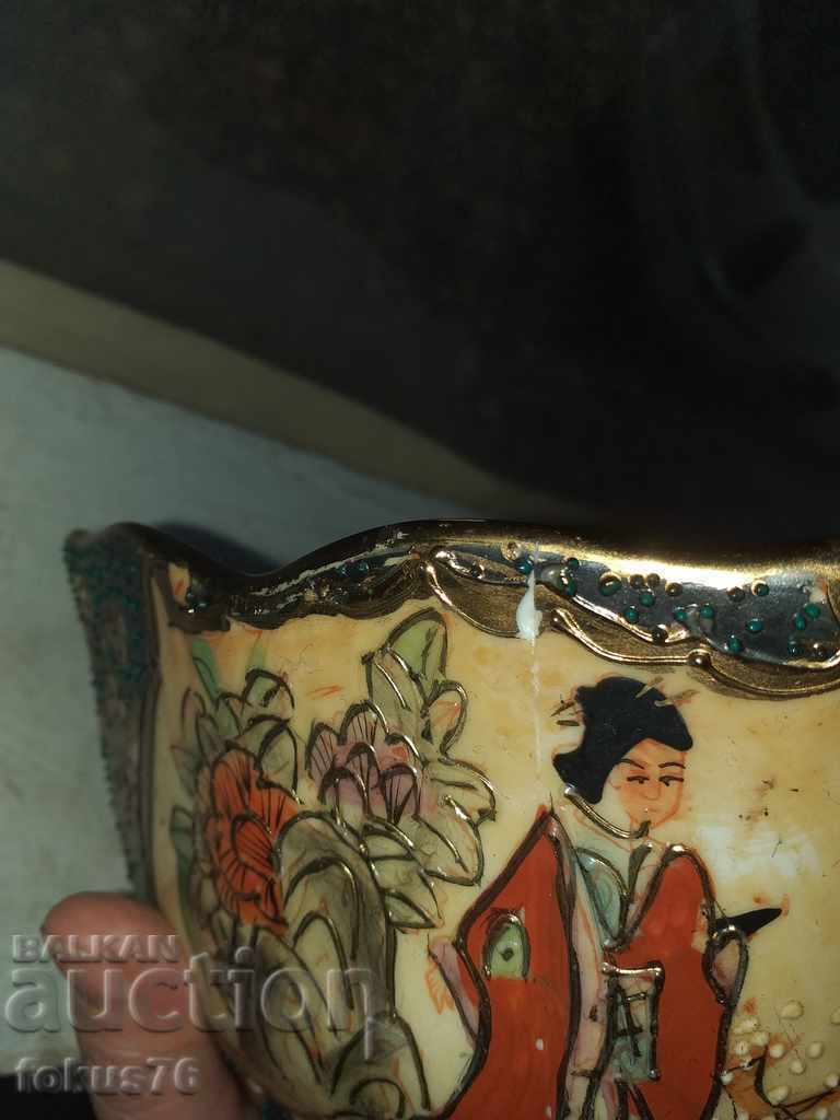 Delivery of Old porcelain satsuma plate - satsuma bowl