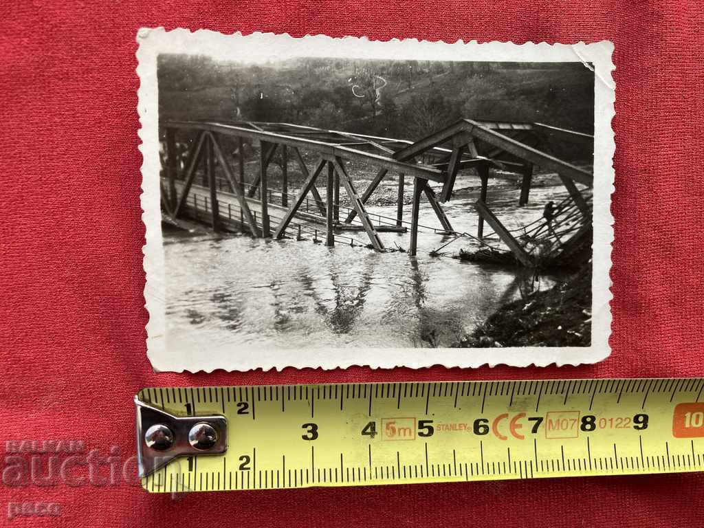 The bridge on the Pirot-Vranya highway was blown up by the Serbs in 1941. - 5 The bridge on the Pirot-Vranya highway was blown up by the Serbs in 1941. - 5