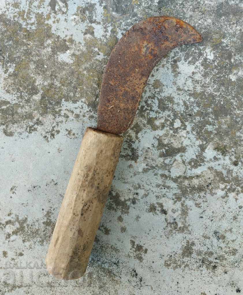OLD RARE SMALL SICKLE KOSER TOOL BLADE BLADE with price 12.00 BGN | € 6.14 OLD RARE SMALL SICKLE KOSER TOOL BLADE BLADE with price 12.00 BGN | € 6.14