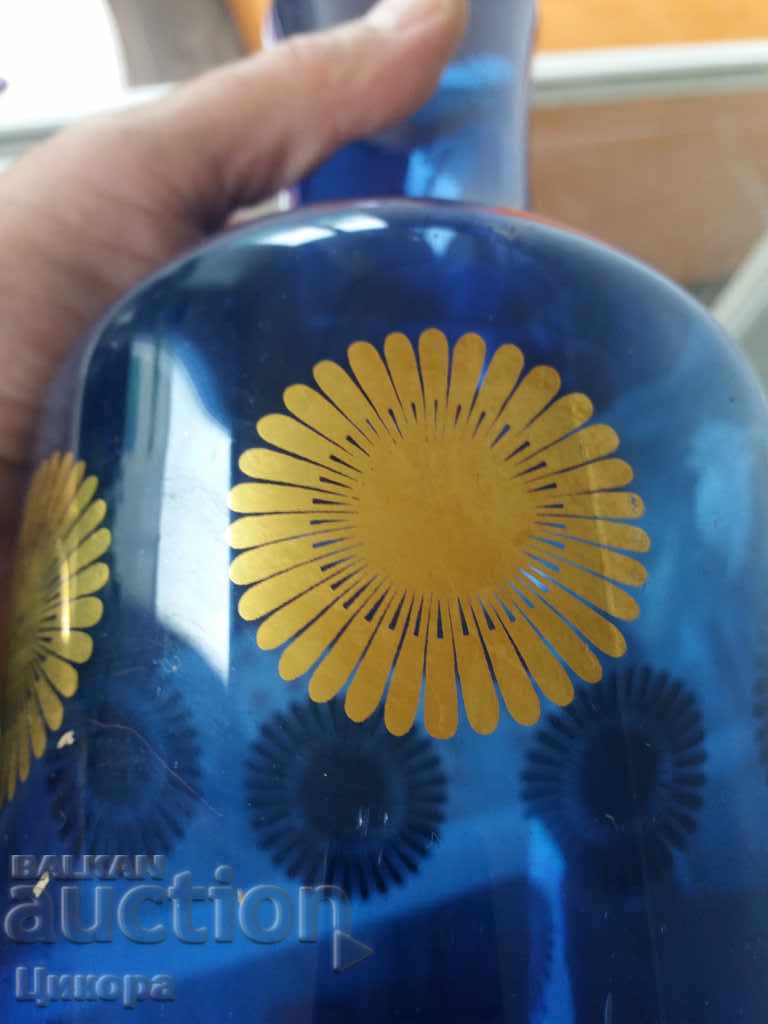 Delivery of BLUE GLASS VASE WITH GOLD COLORED GLASS Delivery of BLUE GLASS VASE WITH GOLD COLORED GLASS