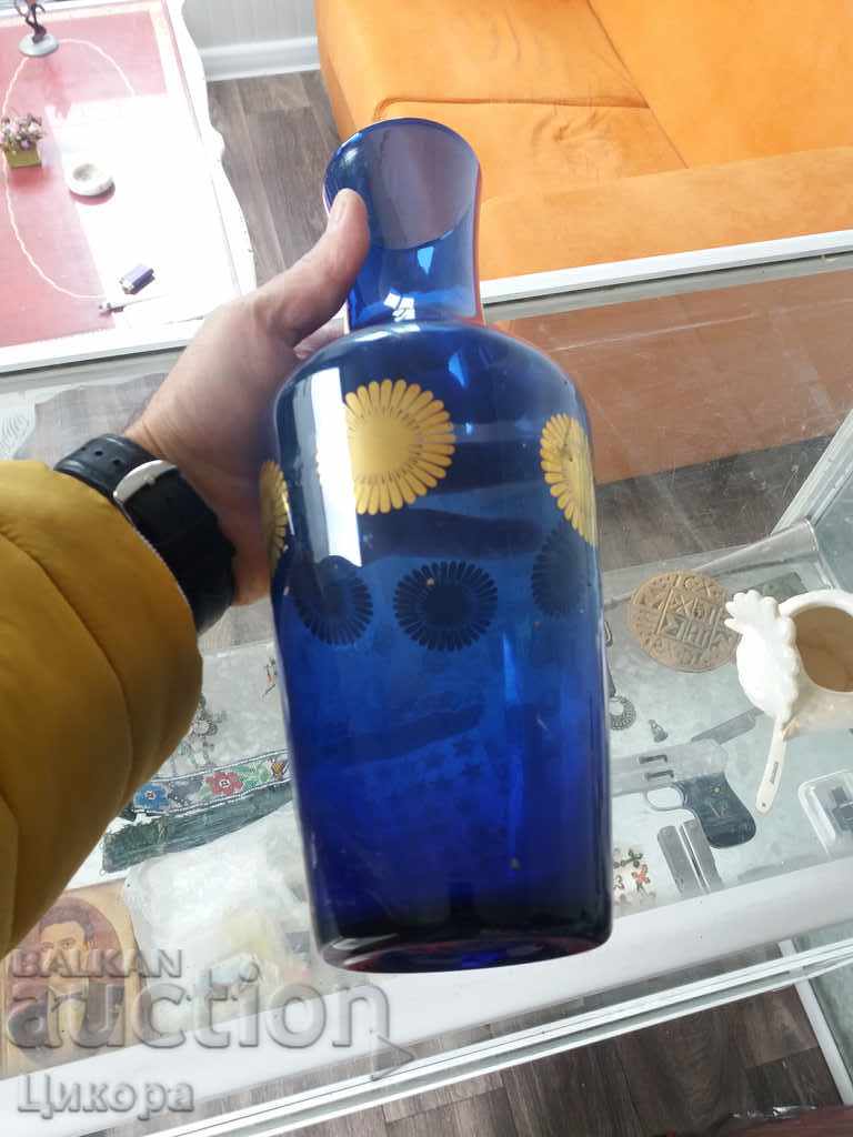 BLUE GLASS VASE WITH GOLD COLORED GLASS