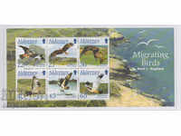 2002. Alderney. Păsări migratoare - păsări de pradă. Bloc.