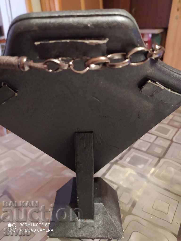 Necklace massive light with price 0.99 BGN | € 0.51 Necklace massive light with price 0.99 BGN | € 0.51