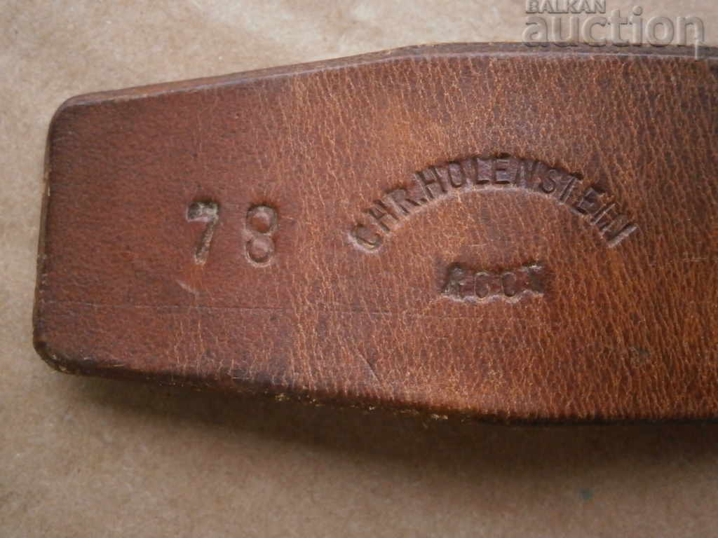 old pilot's seat WW2 WWII - 7 old pilot's seat WW2 WWII - 7