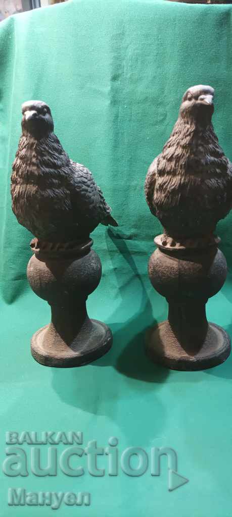 Selling beautiful pigeon figurines - 2 pcs.