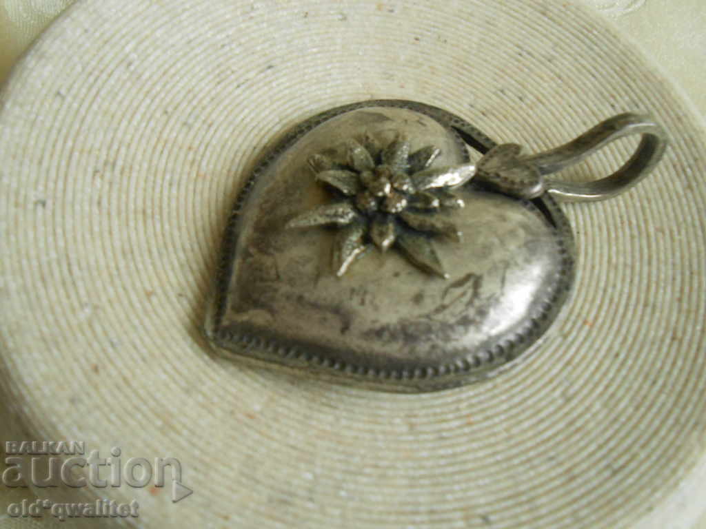 Antique medallion, Tyrol / South Bayern with price 99.00 BGN | € 50.62 Antique medallion, Tyrol / South Bayern with price 99.00 BGN | € 50.62