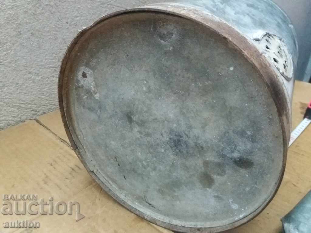 OLD METAL WATER TRAILER GALVANIZED - 5 OLD METAL WATER TRAILER GALVANIZED - 5