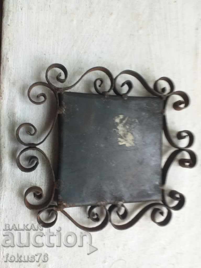 Delivery of Porcelain in metal frame with signature