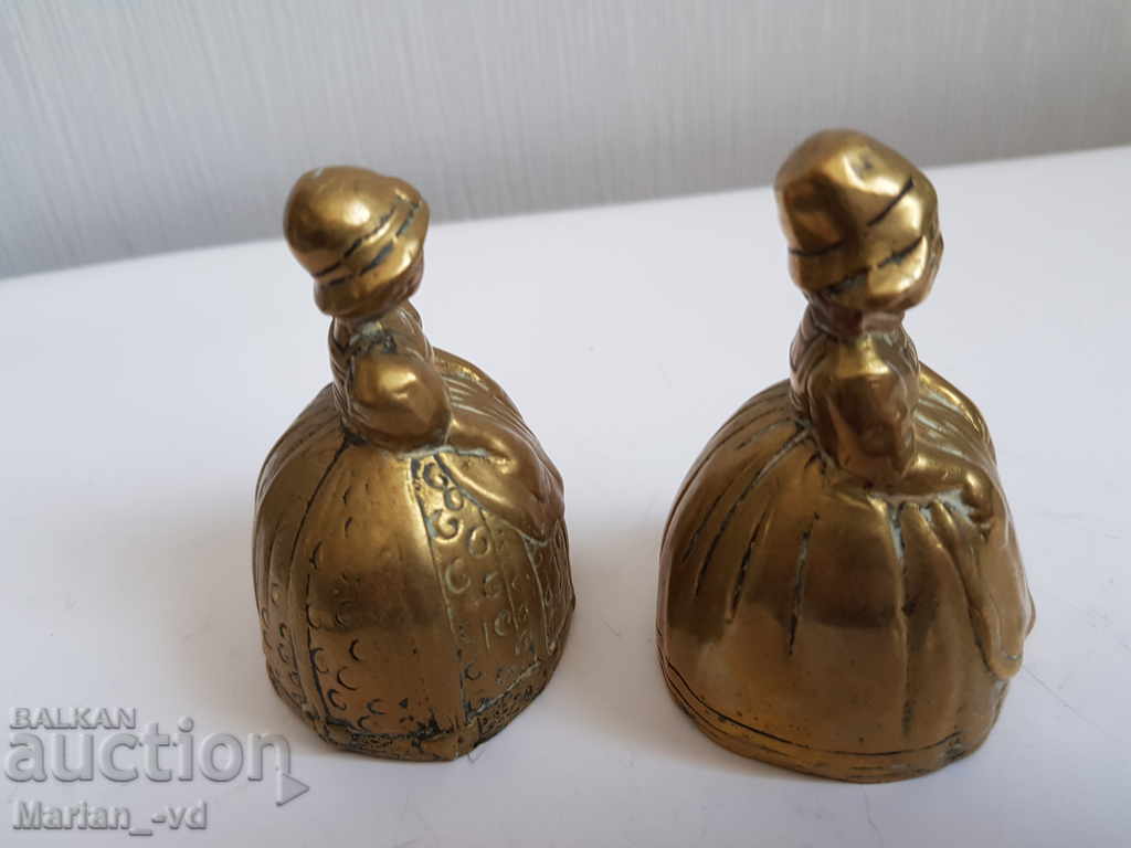 Παλιές χάλκινες καμπάνες για υπηρέτες - 2 τεμάχια με τιμή 70.00 BGN | € 35.79 Παλιές χάλκινες καμπάνες για υπηρέτες - 2 τεμάχια με τιμή 70.00 BGN | € 35.79