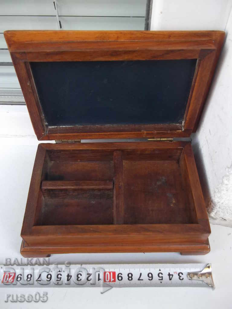 Wooden box with mirror with price 30.00 BGN | € 15.34 Wooden box with mirror with price 30.00 BGN | € 15.34