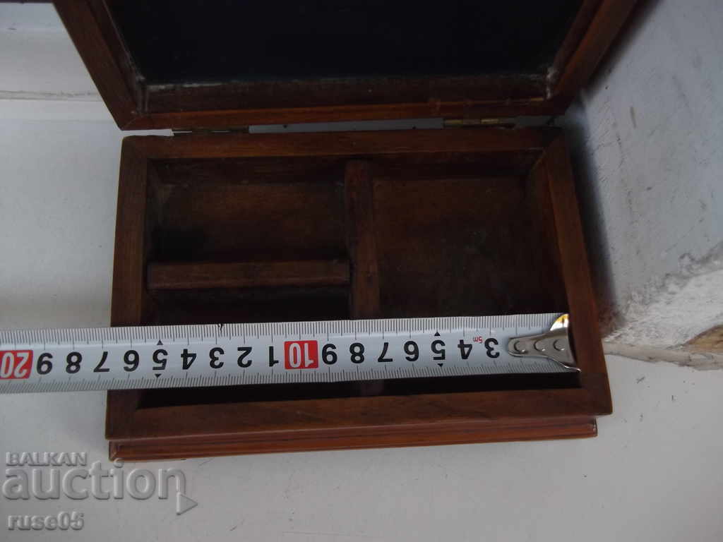 Auction Wooden box with mirror Auction Wooden box with mirror