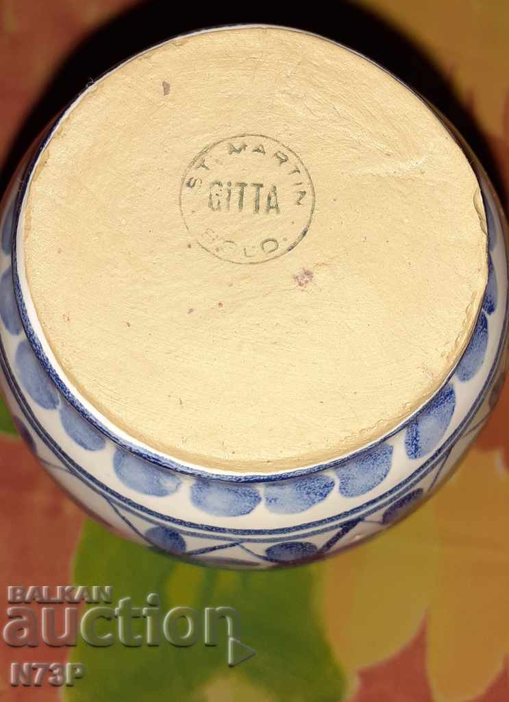 Licitație VASĂ DE MARC VECHI. FĂCUT DE MÂNĂ.