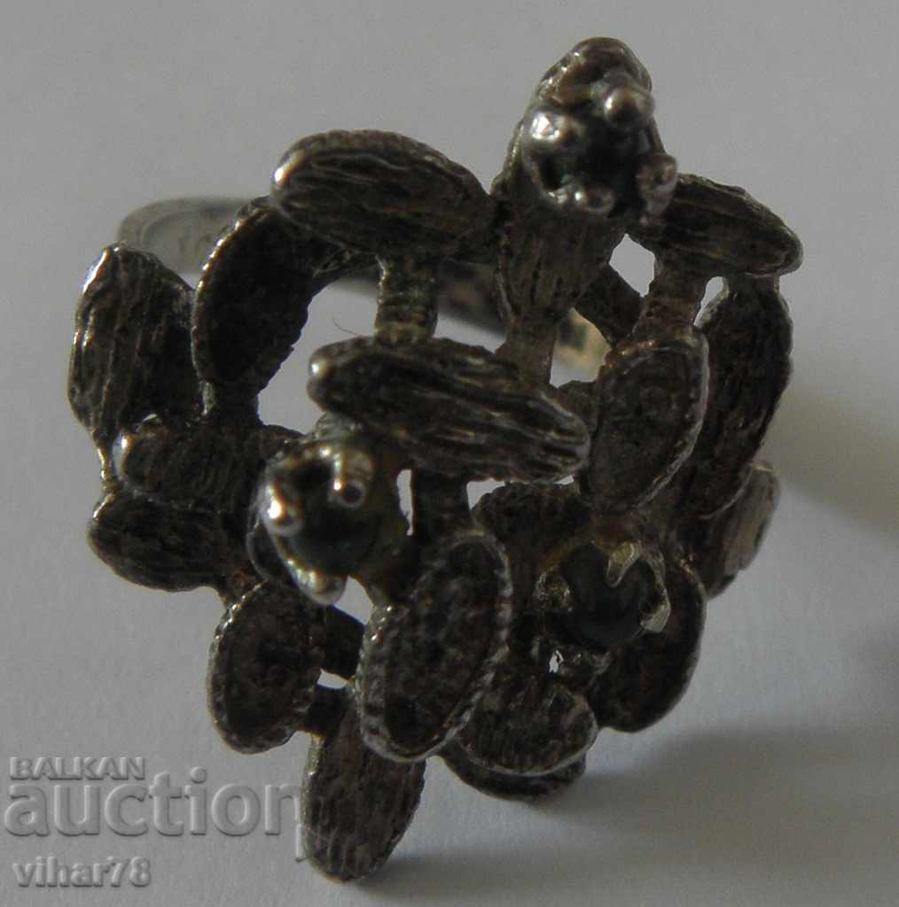VERY BEAUTIFUL SILVER WOMEN'S RING WITH STONES with price 99.99 BGN | € 51.12