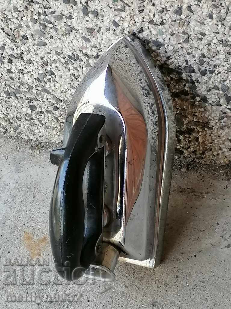 Old social electric iron - PRC with price 46.00 BGN | € 23.52 Old social electric iron - PRC with price 46.00 BGN | € 23.52
