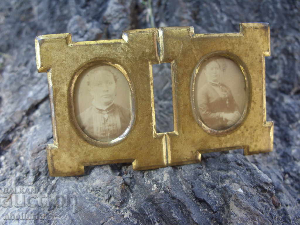 OLD GOLDED PHOTO FRAME with price 55.00 BGN | € 28.12 OLD GOLDED PHOTO FRAME with price 55.00 BGN | € 28.12