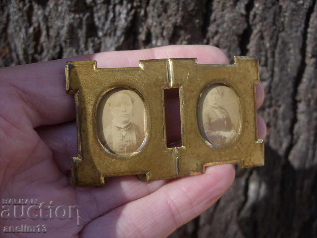 Доставка на СТАРА ПОЗЛАТЕНА РАМКА ЗА СНИМКИ