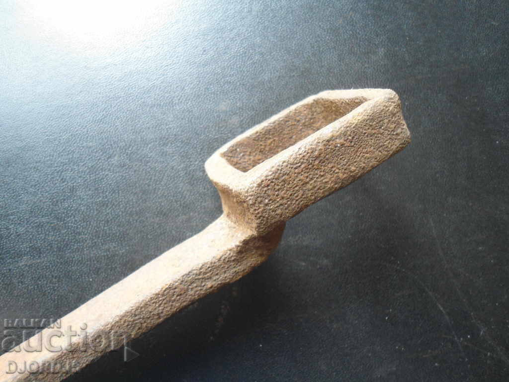 Old key with price 4.00 BGN | € 2.05 Old key with price 4.00 BGN | € 2.05