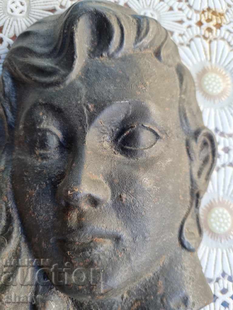 Metal figure. Cast iron sculpture with price 55.00 BGN | € 28.12 Metal figure. Cast iron sculpture with price 55.00 BGN | € 28.12