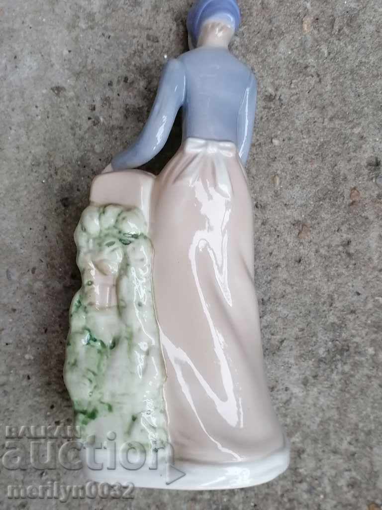 Old porcelain figure, plastic, figurine, porcelain - 7 Old porcelain figure, plastic, figurine, porcelain - 7