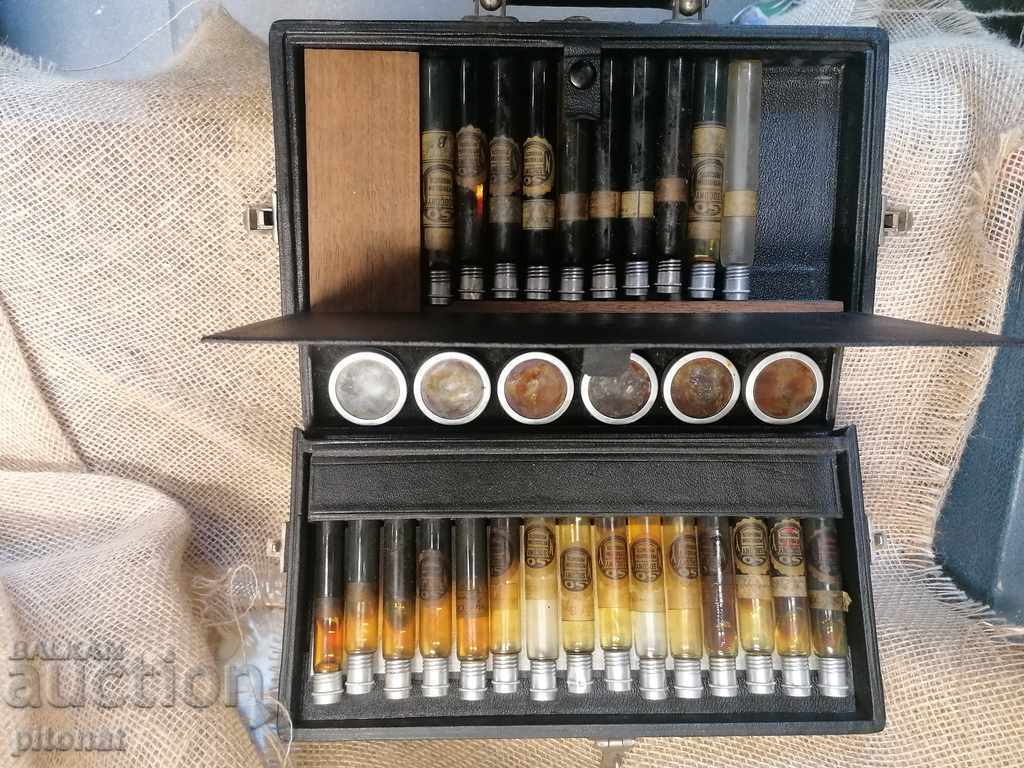 Case with samples of Socony petroleum Kingdom of BULGARIA