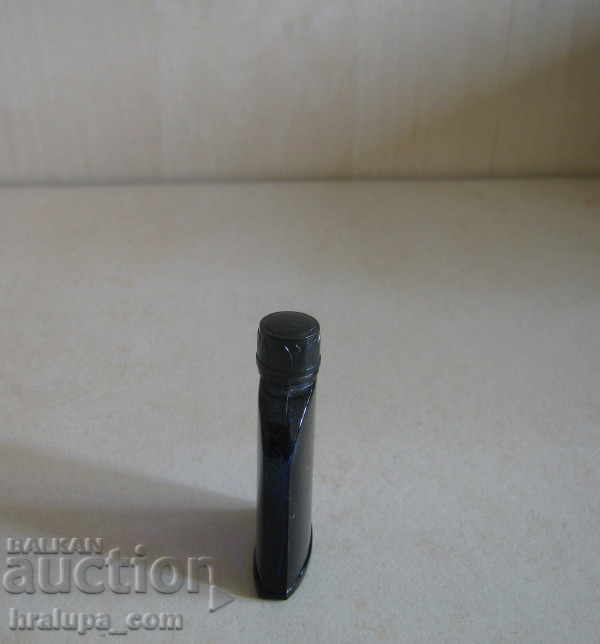 Старо кобалт син цвят парфюмено шише Bourjois с цена 10.00 лв. | € 5.11