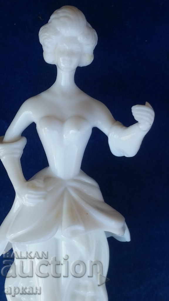 Delivery of Avon collectible perfume bottles Madrid -3 pieces Delivery of Avon collectible perfume bottles Madrid -3 pieces