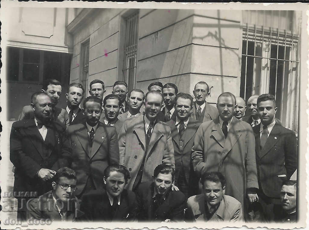 Petrol - acționari (frații Veshkovi) și angajați 1938