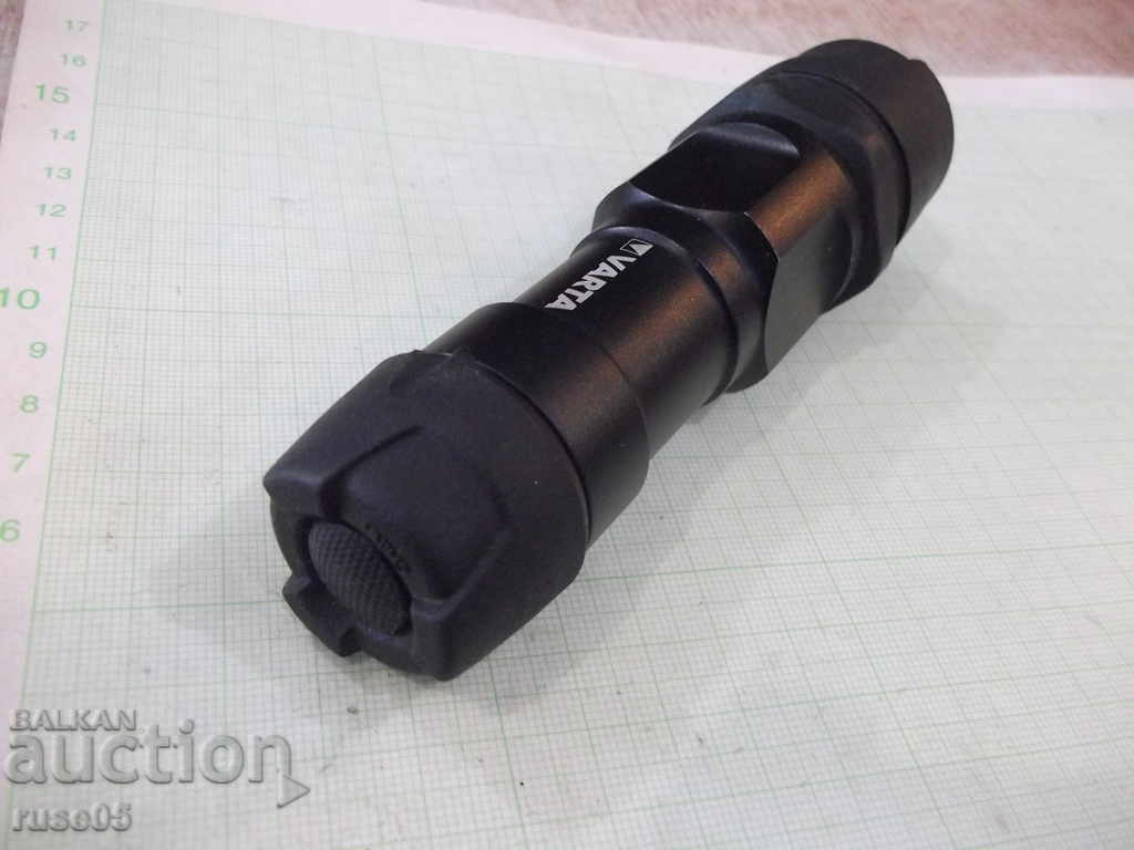 Lantern "VARTA - Indestructible F10 CREE LED with 3 AAA batteries" - 6 Lantern "VARTA - Indestructible F10 CREE LED with 3 AAA batteries" - 6