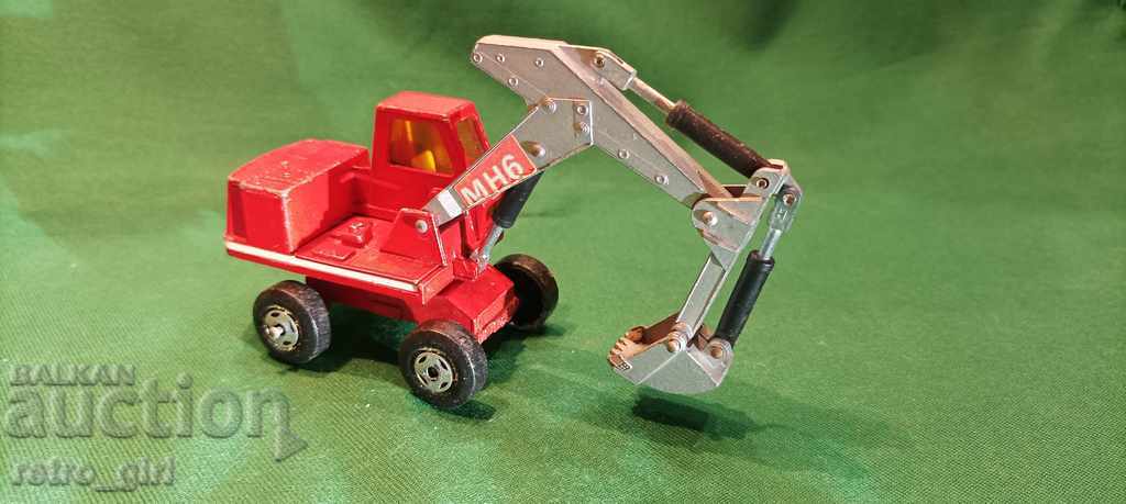 Matchbox King size K-1 hydraulic excavator for sale.