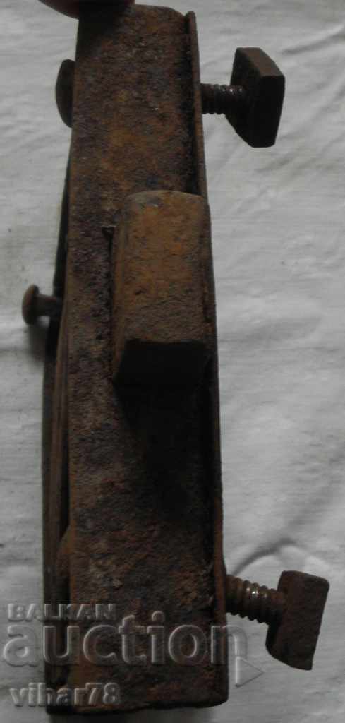 Delivery of OLD BIG LOCK Delivery of OLD BIG LOCK