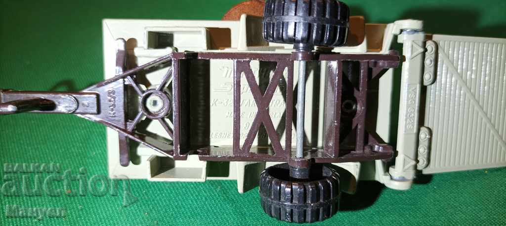 Delivery of Matchbox King Size K-32 Farm Traler for sale. Delivery of Matchbox King Size K-32 Farm Traler for sale.