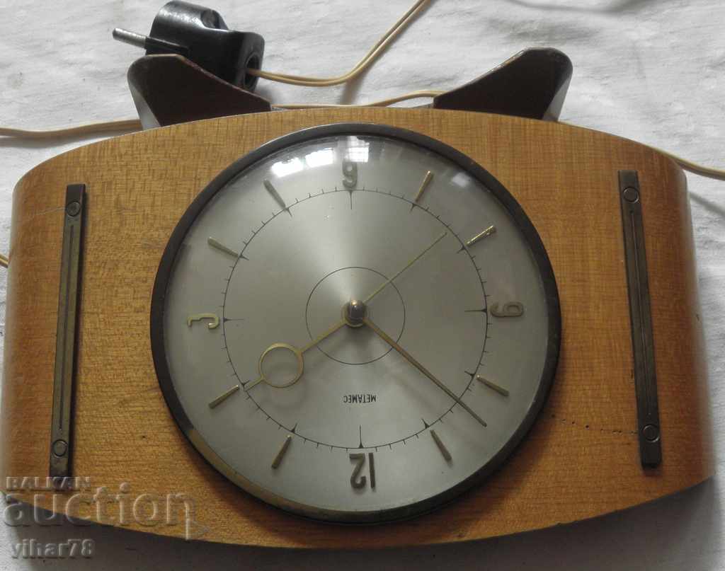 Electric Table Clock with price € 59.99 | 117.33 BGN