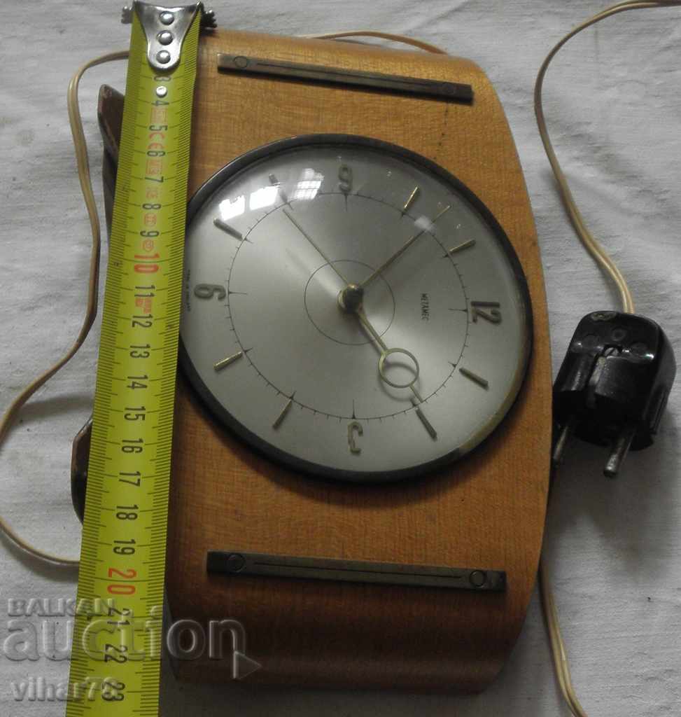 Auction  Electric Table Clock