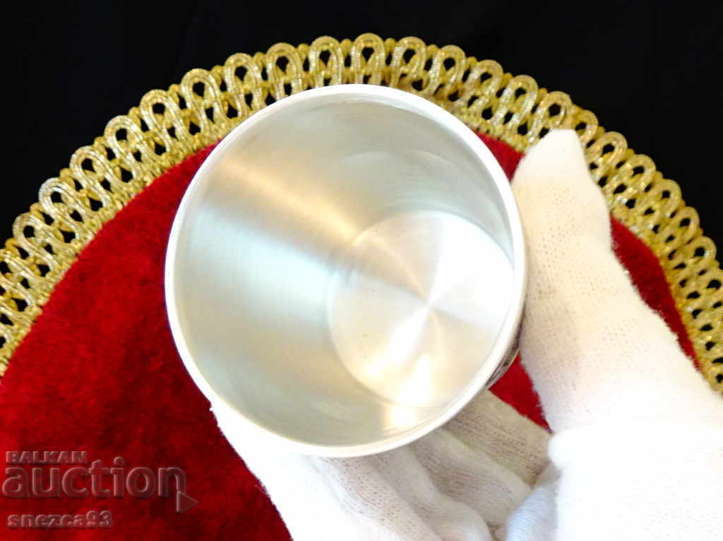 Pewter wine cup, embossed picture - 6 Pewter wine cup, embossed picture - 6