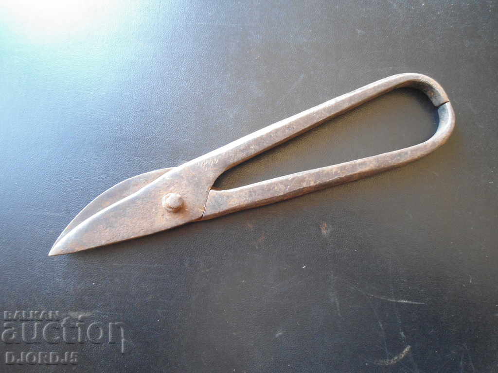 Delivery of Old sheet metal scissors