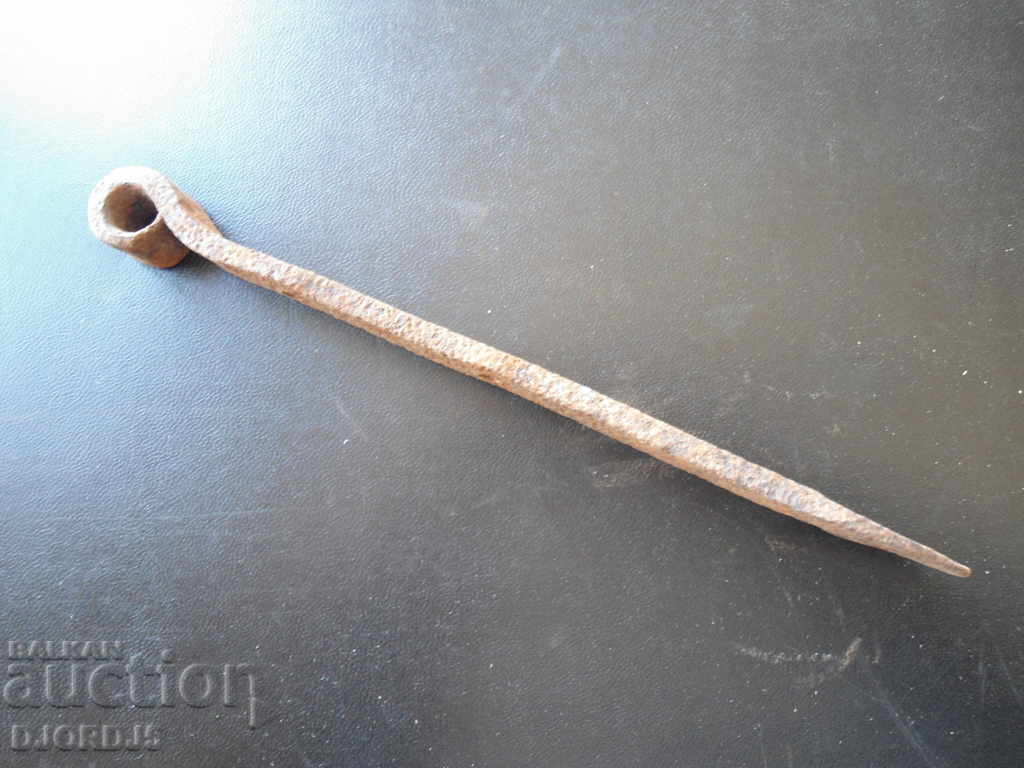 Auction Old wrought iron, hinge Auction Old wrought iron, hinge