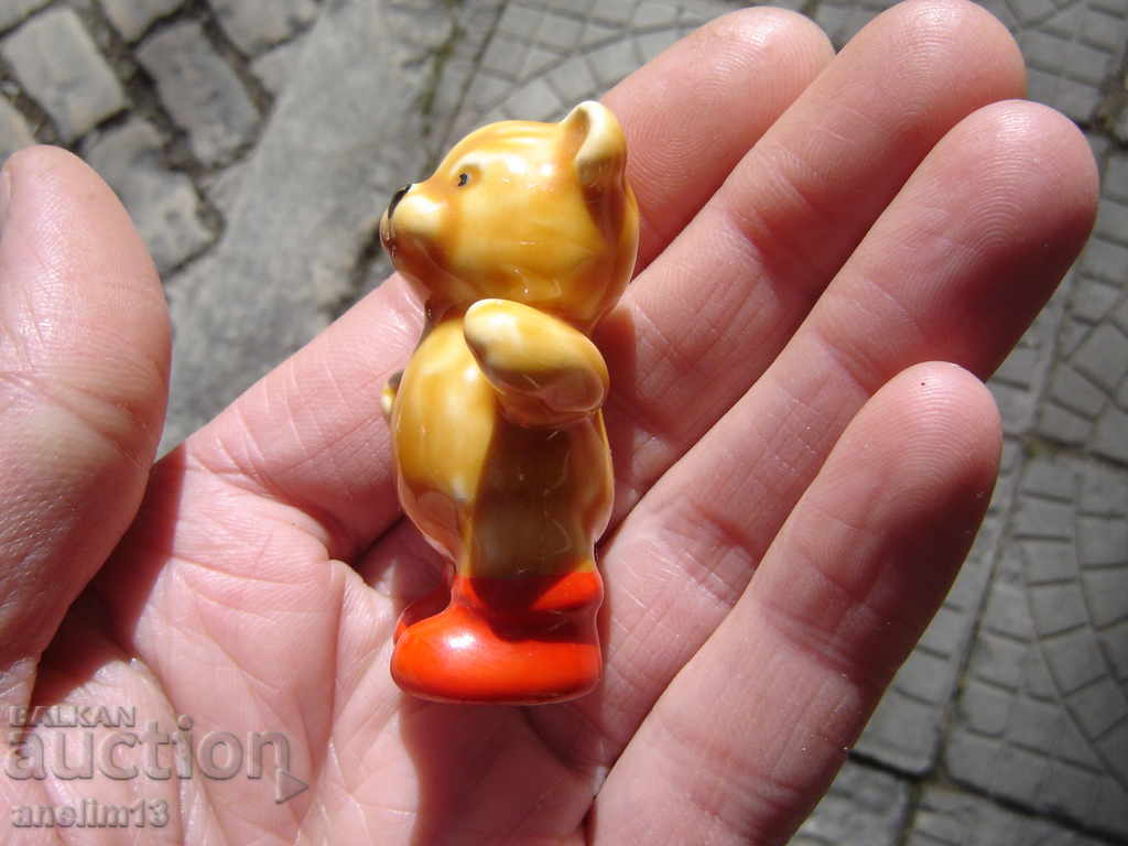 Auction STAR PORCELAIN BEAR GOEBEL W. GERMANY Auction STAR PORCELAIN BEAR GOEBEL W. GERMANY