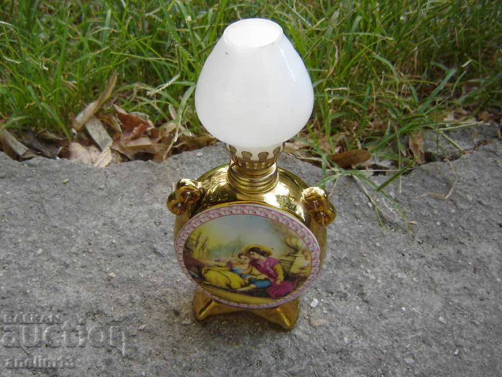 PORCELAIN GAS LAMP