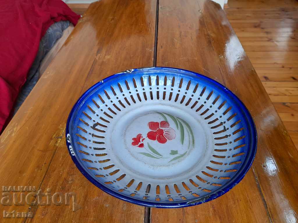 Παλαιό εμαγιέ πιάτο, μπολ φρούτων με τιμή 20.00 BGN | € 10.23 Παλαιό εμαγιέ πιάτο, μπολ φρούτων με τιμή 20.00 BGN | € 10.23