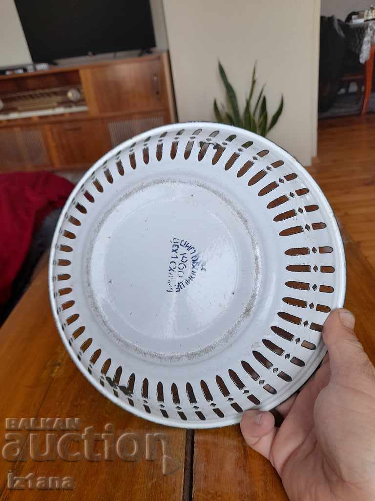 Παράδοση Παλαιό εμαγιέ πιάτο, μπολ φρούτων Παράδοση Παλαιό εμαγιέ πιάτο, μπολ φρούτων