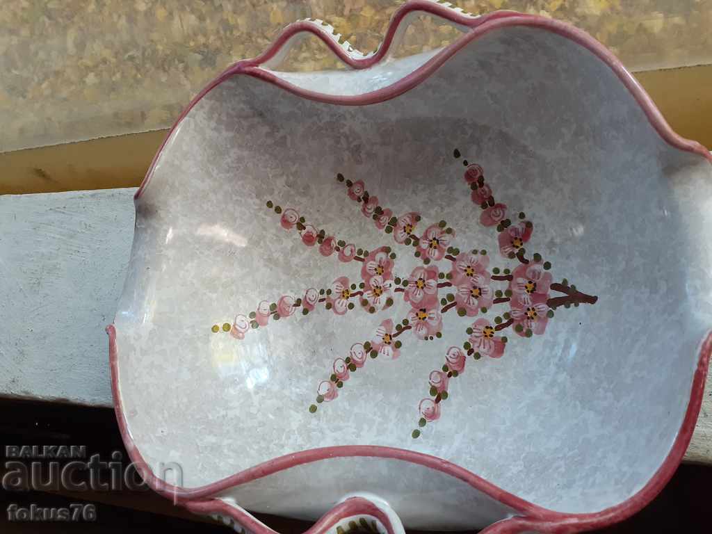 Beautiful plateau of Italian ceramics Dip A Mano with price 170.00 BGN | € 86.92 Beautiful plateau of Italian ceramics Dip A Mano with price 170.00 BGN | € 86.92